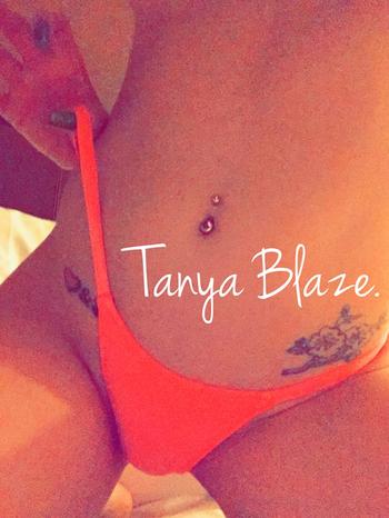 , 25  female escort, Arlington