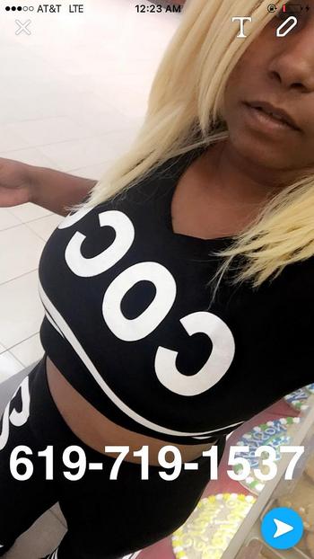 , 25  female escort, Arlington